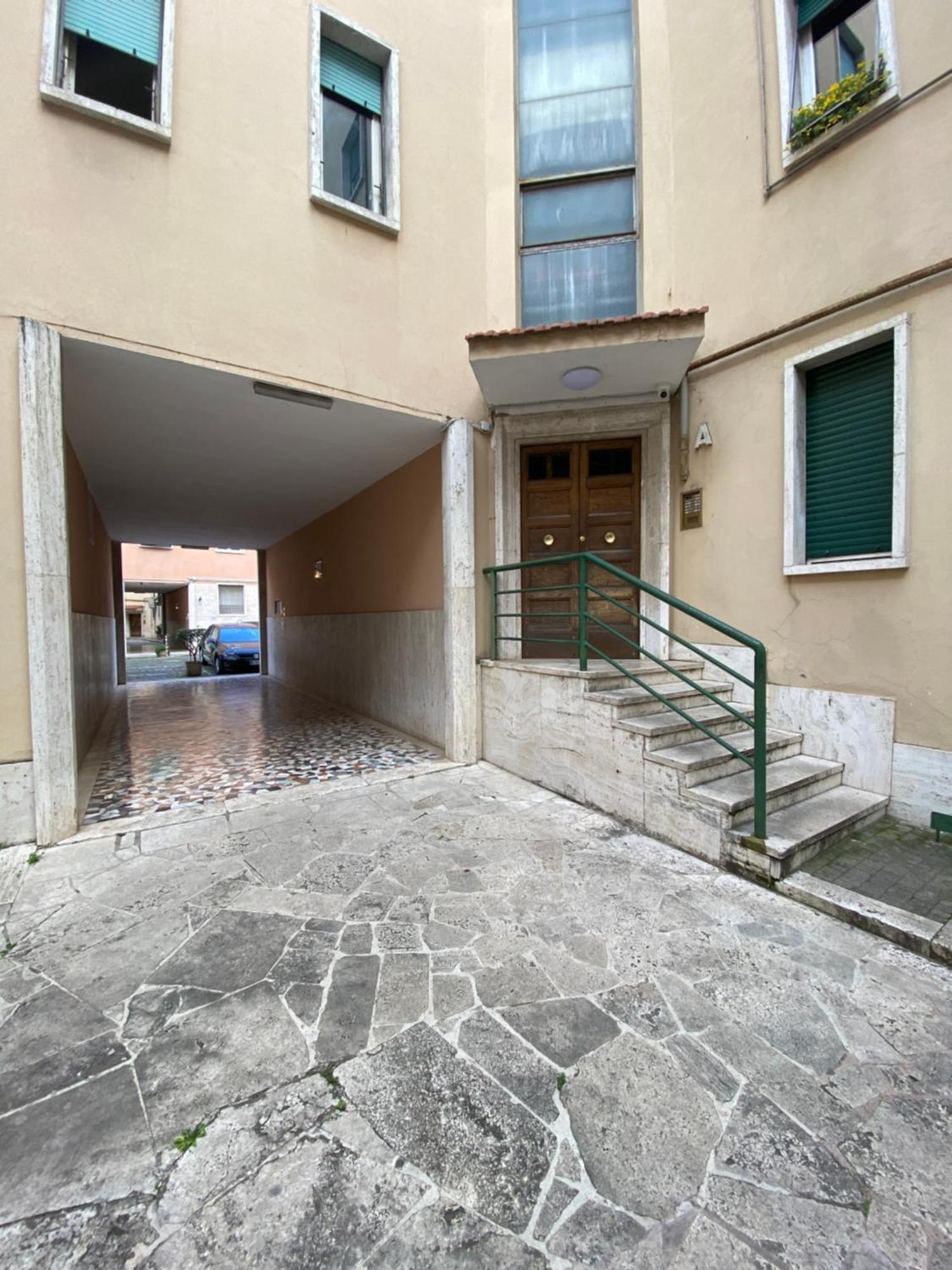 Apartment Apuania 12 Rom